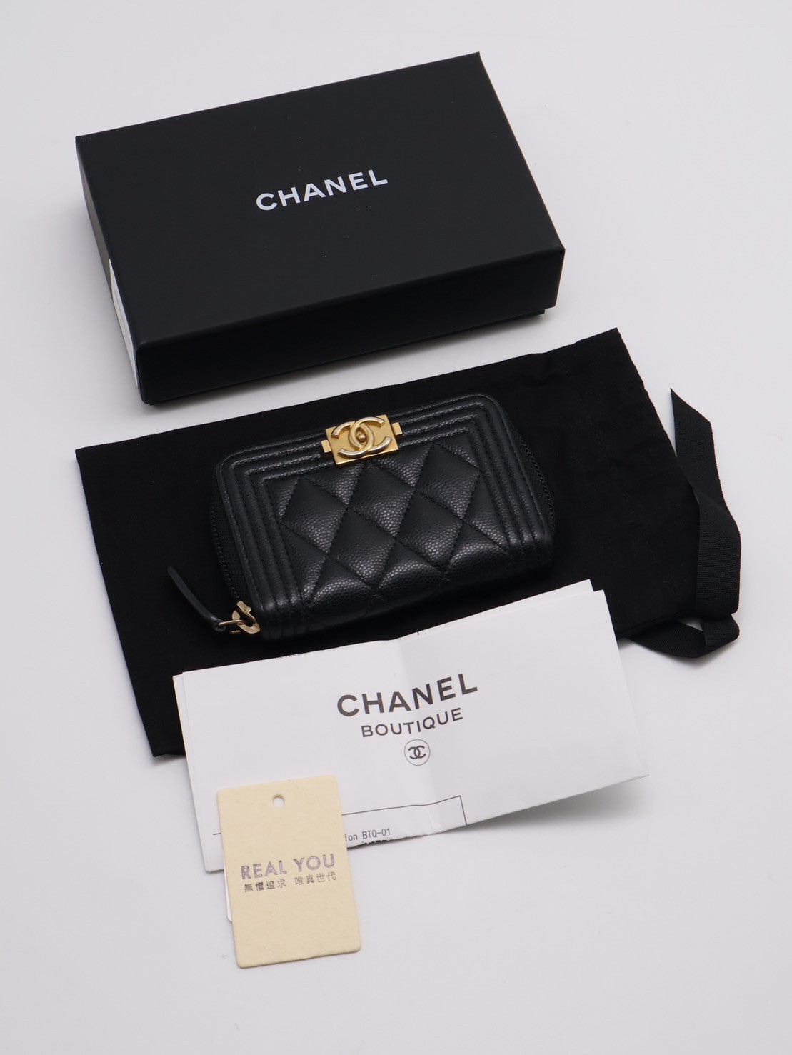 CHANEL Boy 經典粒面牛皮拉鍊零錢包 - 黑金31開