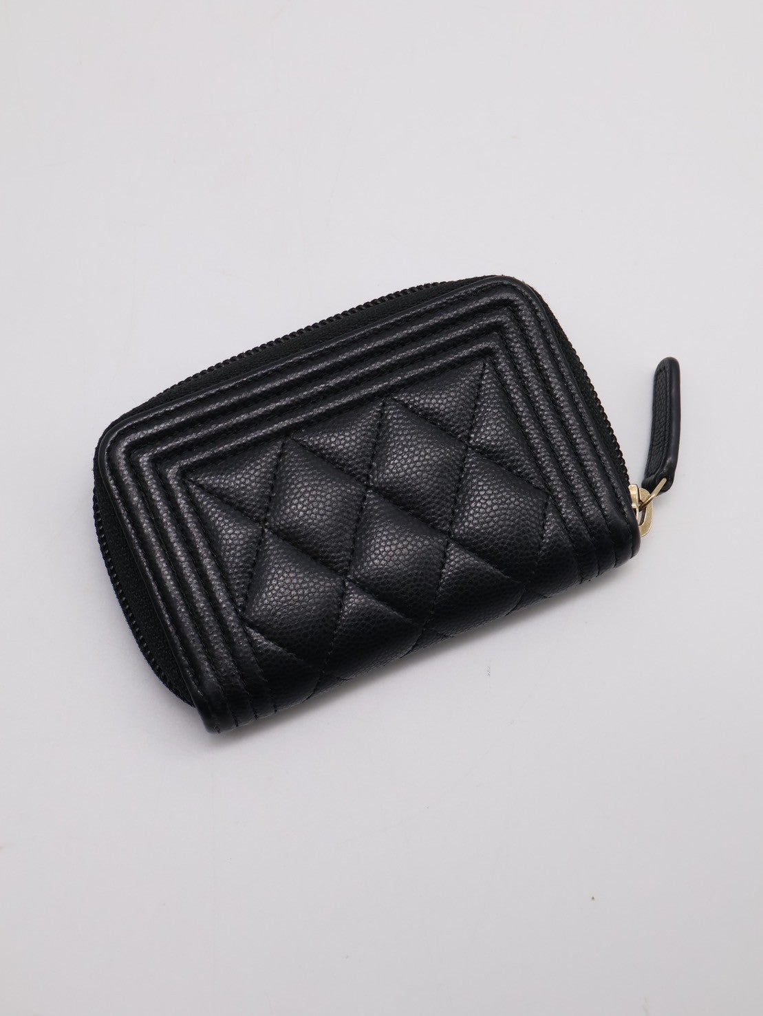 CHANEL Boy 經典粒面牛皮拉鍊零錢包 - 黑金31開