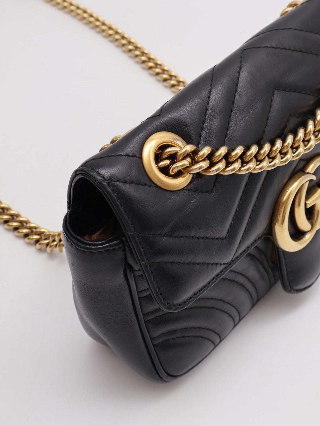 GUCCI Marmont Matelasse斜背包 - 22迷你黑金
