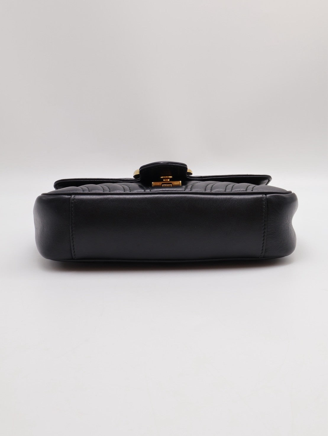 GUCCI Marmont Matelasse斜背包 - 22迷你黑金