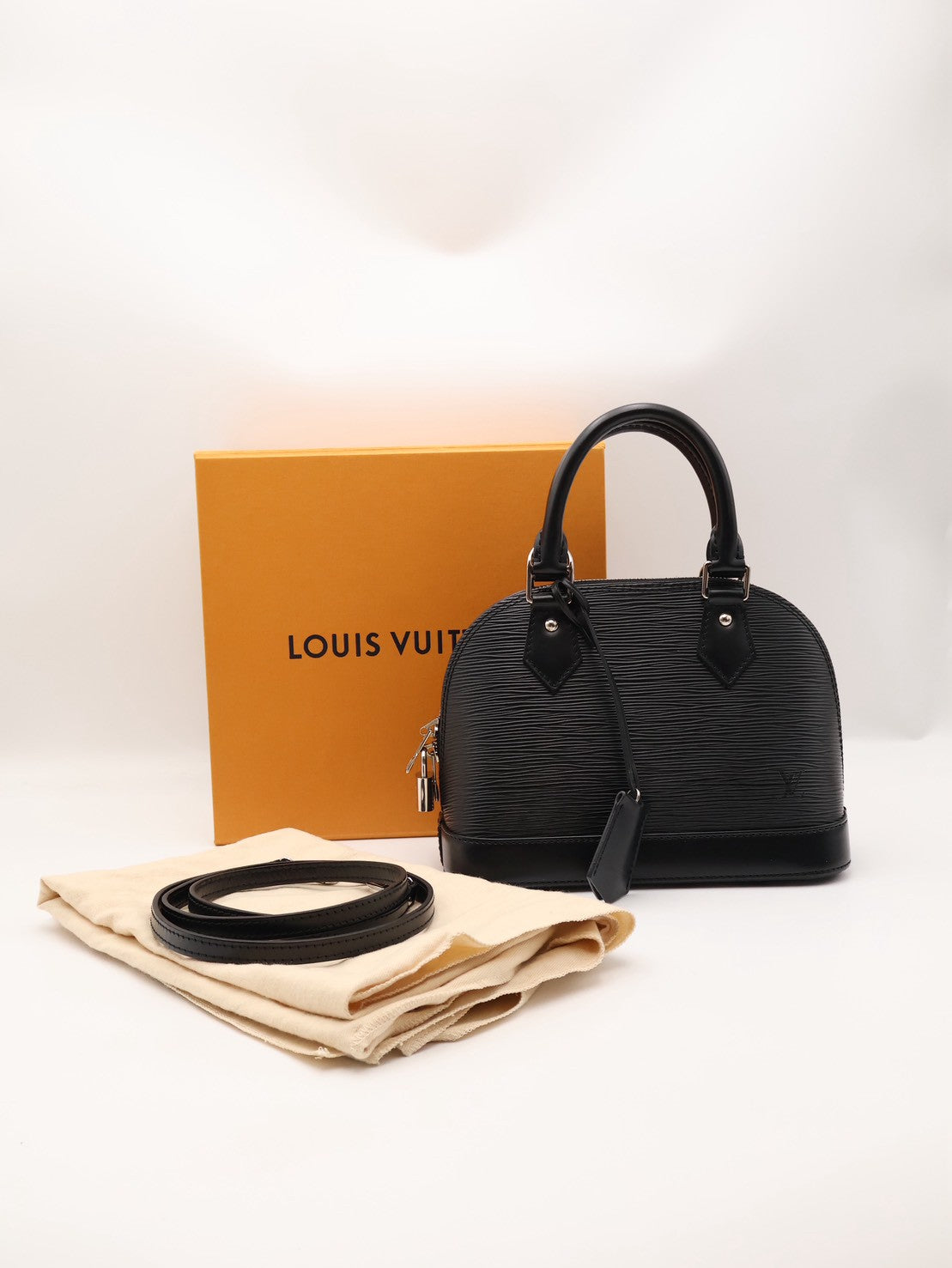 LOUIS VUITTON Alma BB - 黑