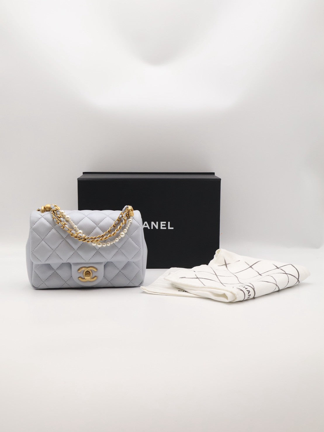 CHANEL 24P珍珠鍊手提方胖子 - 淺藍