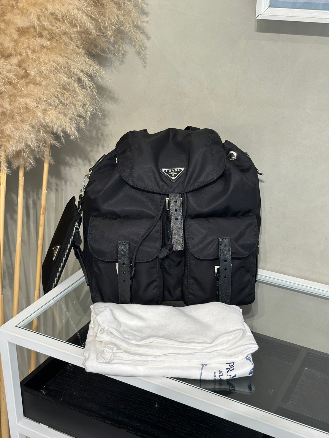 PRADA Re-Nylon雙口袋束繩後背包 - 中號黑銀