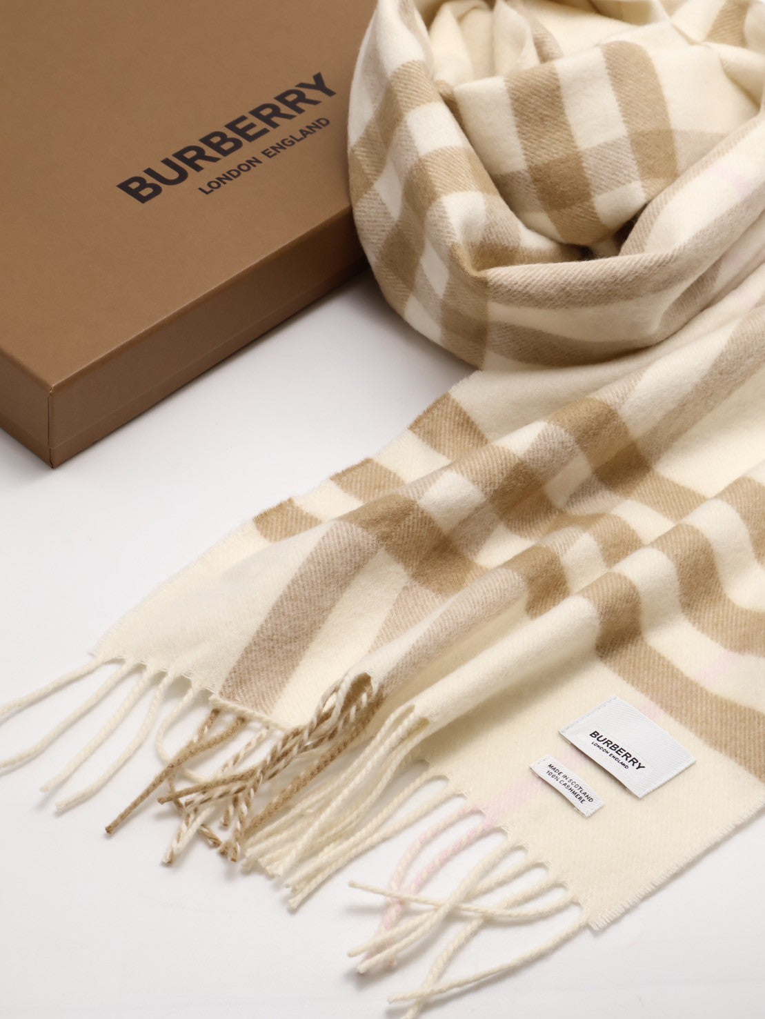 BURBERRY 經典格紋流蘇圍巾 - 米