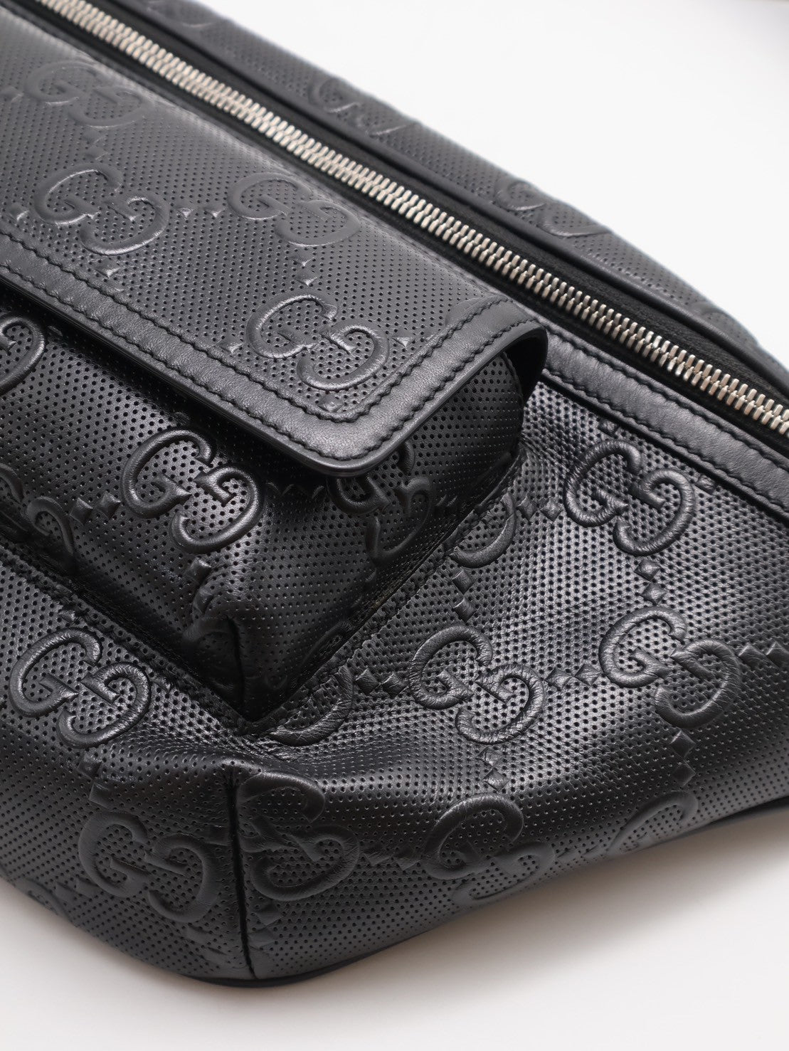 GUCCI 立體老花壓紋腰包 - all black