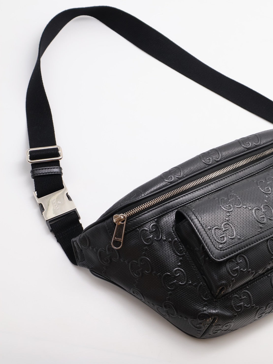 GUCCI 立體老花壓紋腰包 - all black