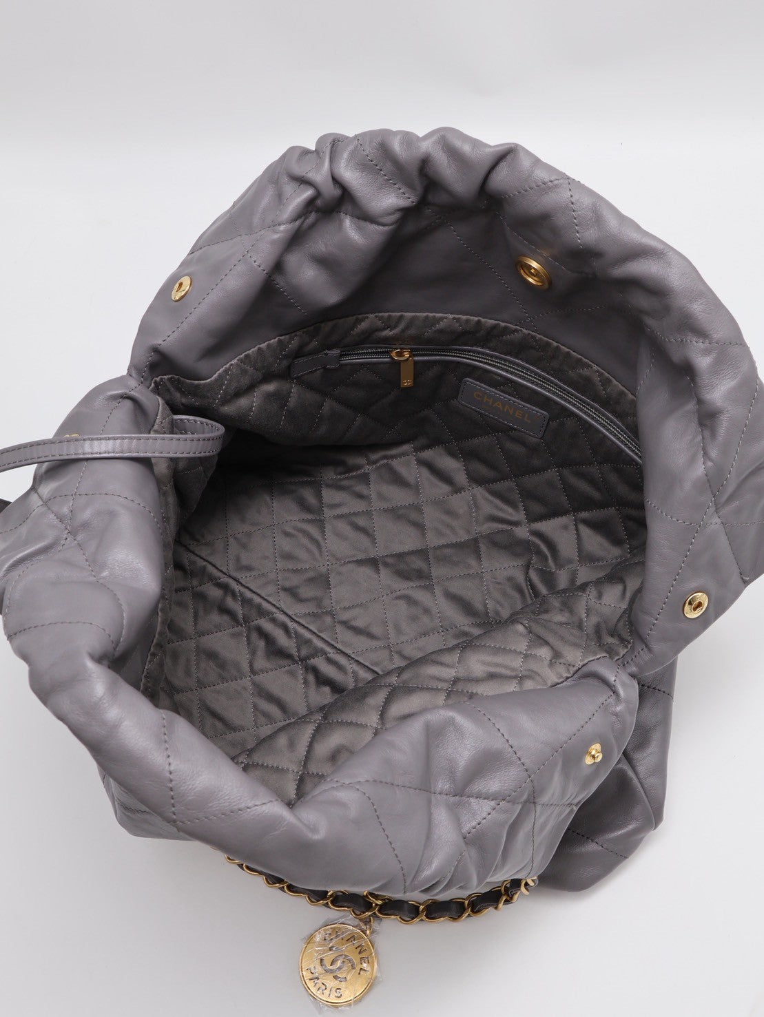 CHANEL 22 Bag - 中號深灰金