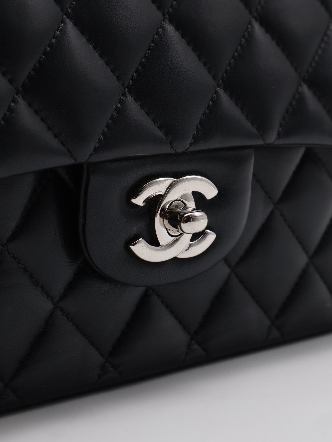 CHANEL 經典口蓋包 CF25 - 黑銀19開