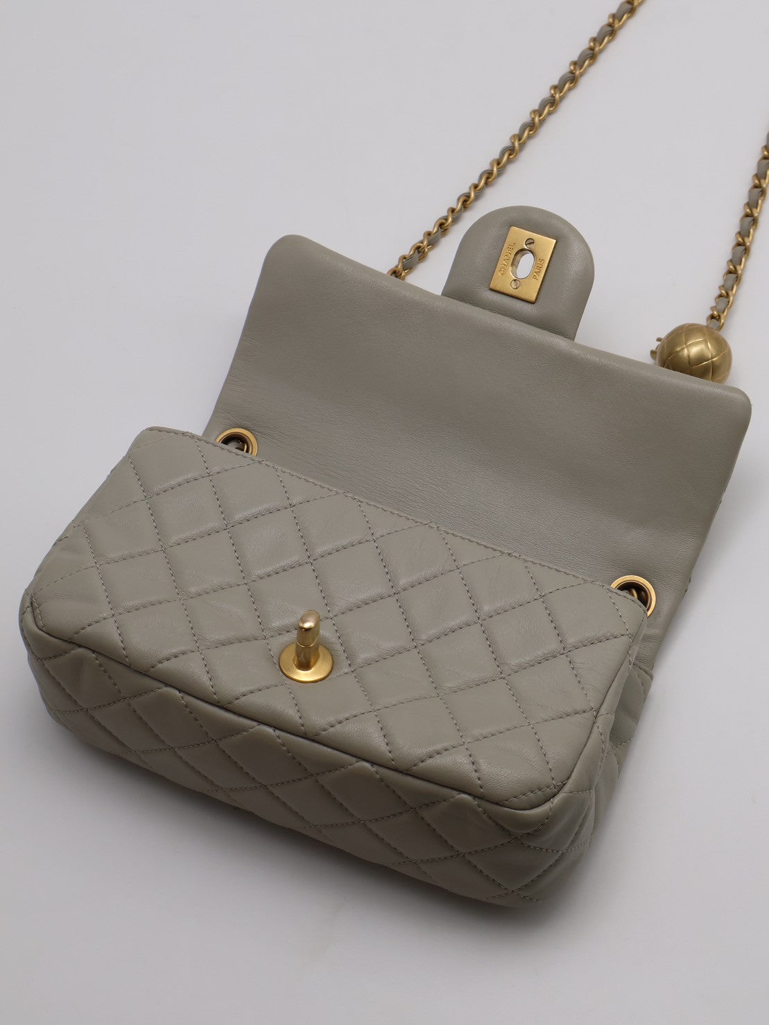 CHANEL 經典口蓋包 Mini CF20 - 鼠尾草灰金