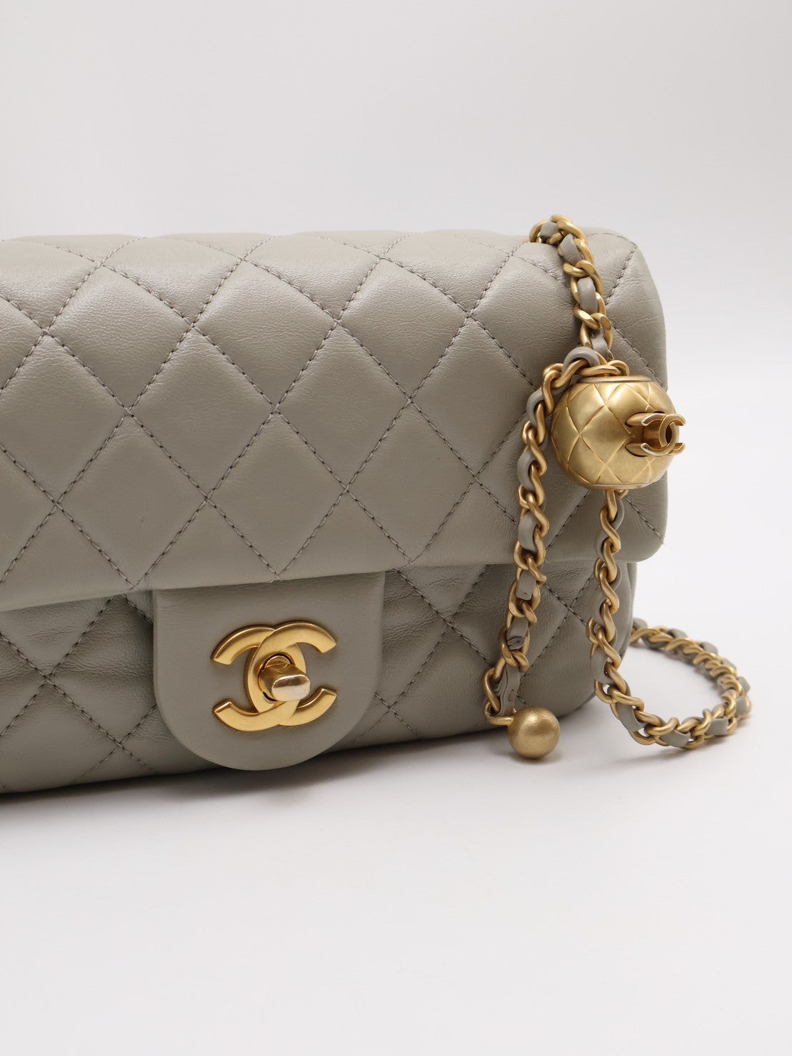 CHANEL 經典口蓋包 Mini CF20 - 鼠尾草灰金
