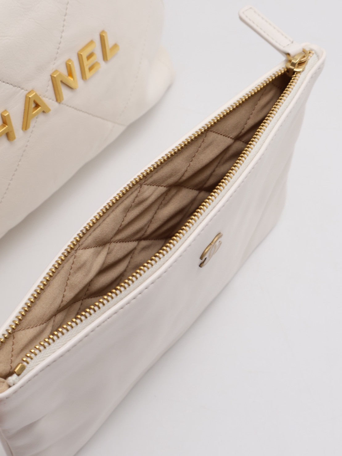 CHANEL 22 Bag - 小號白金