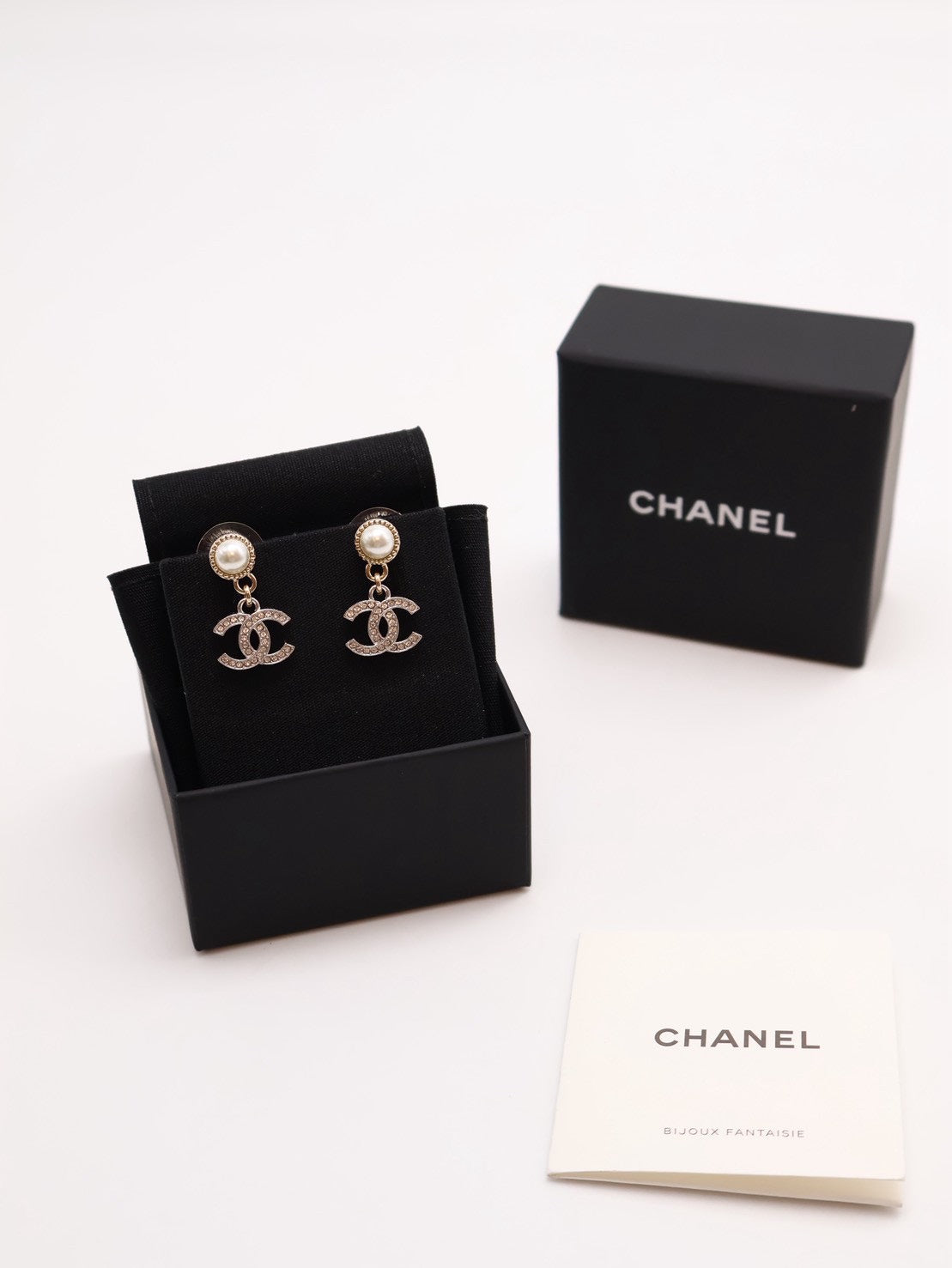 CHANEL 24K復古珍珠雙C吊墜耳環