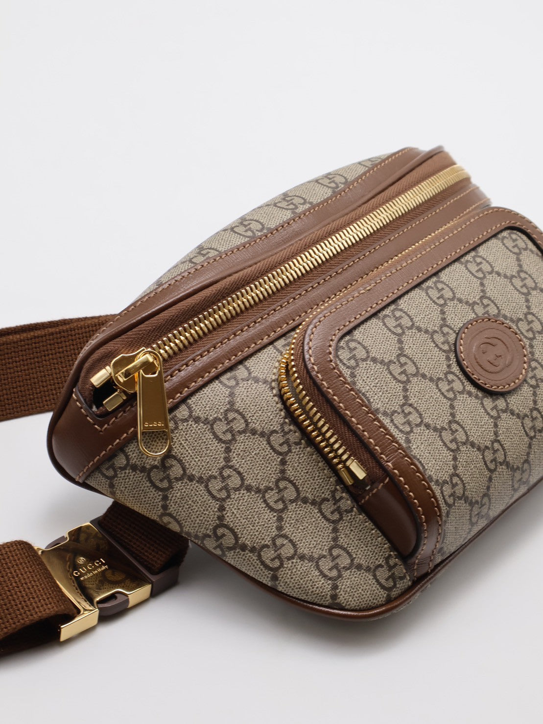 GUCCI 經典帆布老花腰包