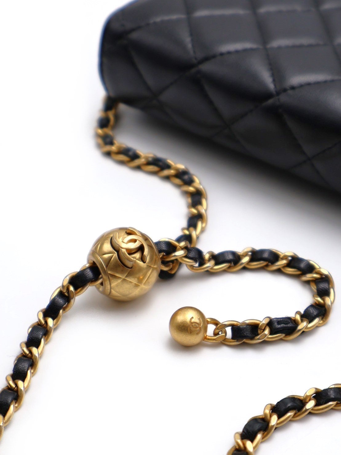 CHANEL 經典羊皮WOC - 金球黑金29開