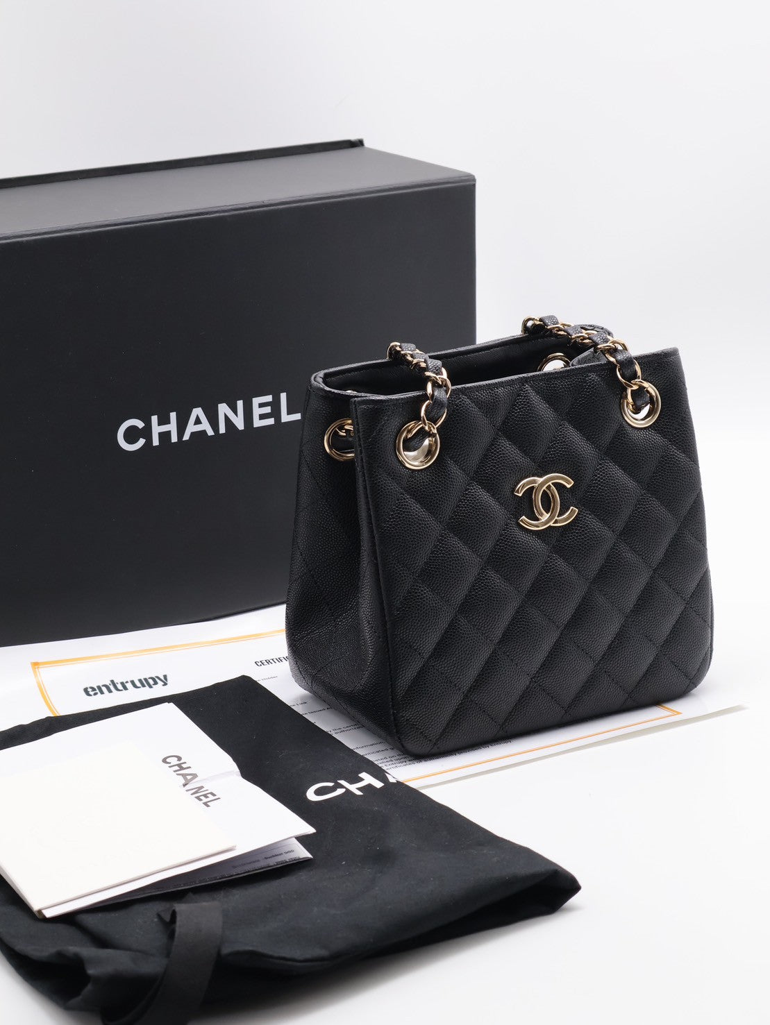 CHANEL Mini tote粒面牛皮水桶包