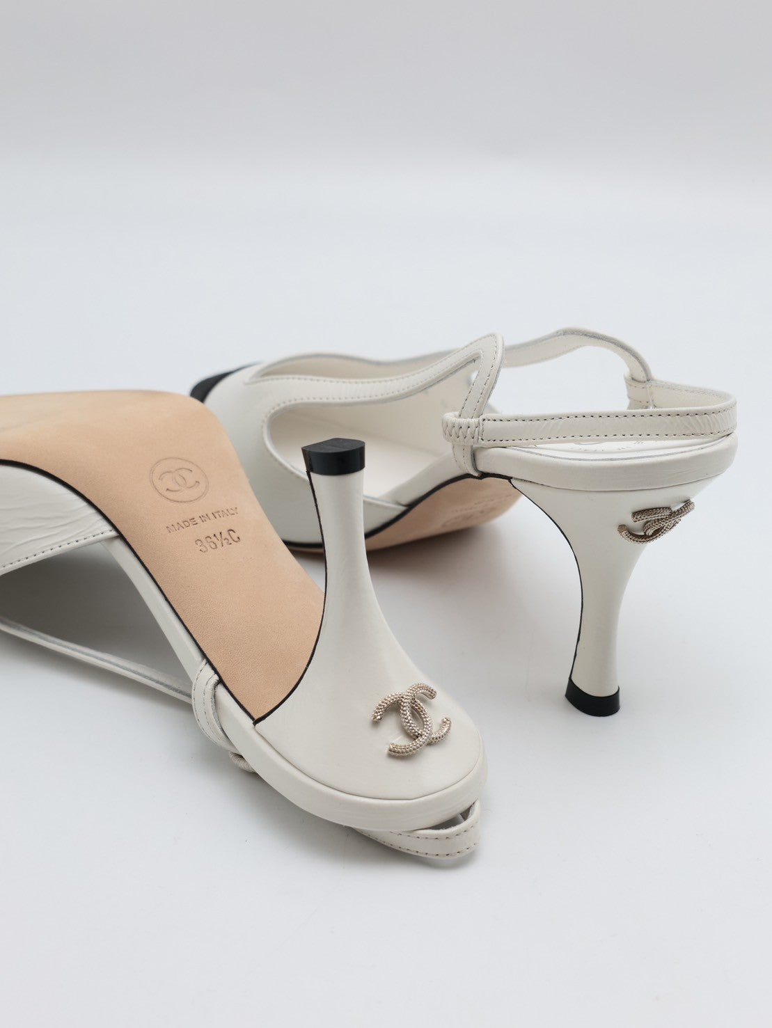 CHANEL 經典後繫帶高跟涼鞋 - 白 36.5