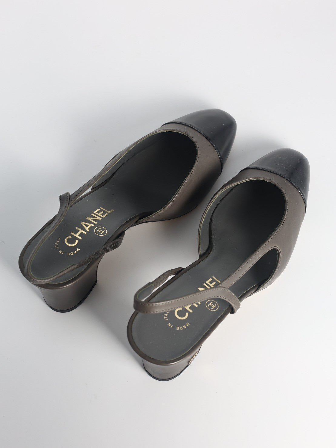 CHANEL 經典後繫帶中跟涼鞋 - 棕灰 37