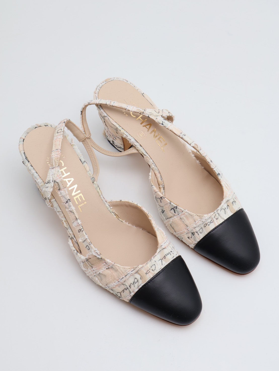 CHANEL 經典後繫帶中跟涼鞋 - 字母 37