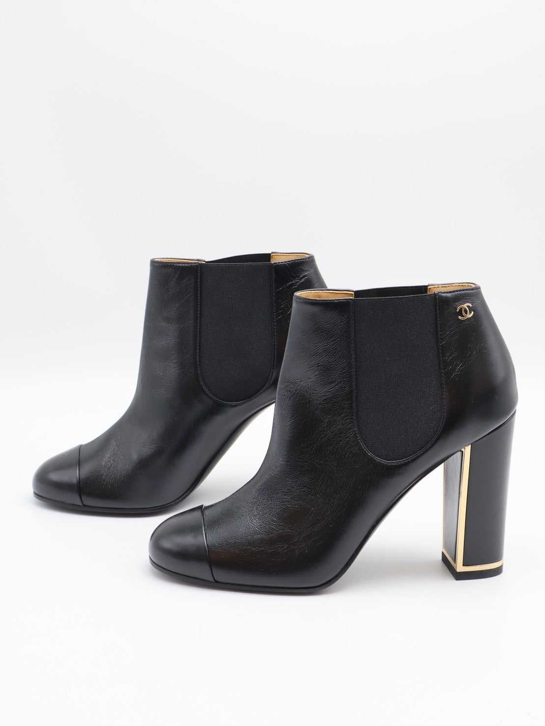 CHANEL 造型高跟短靴 - 亮面黑 37.5