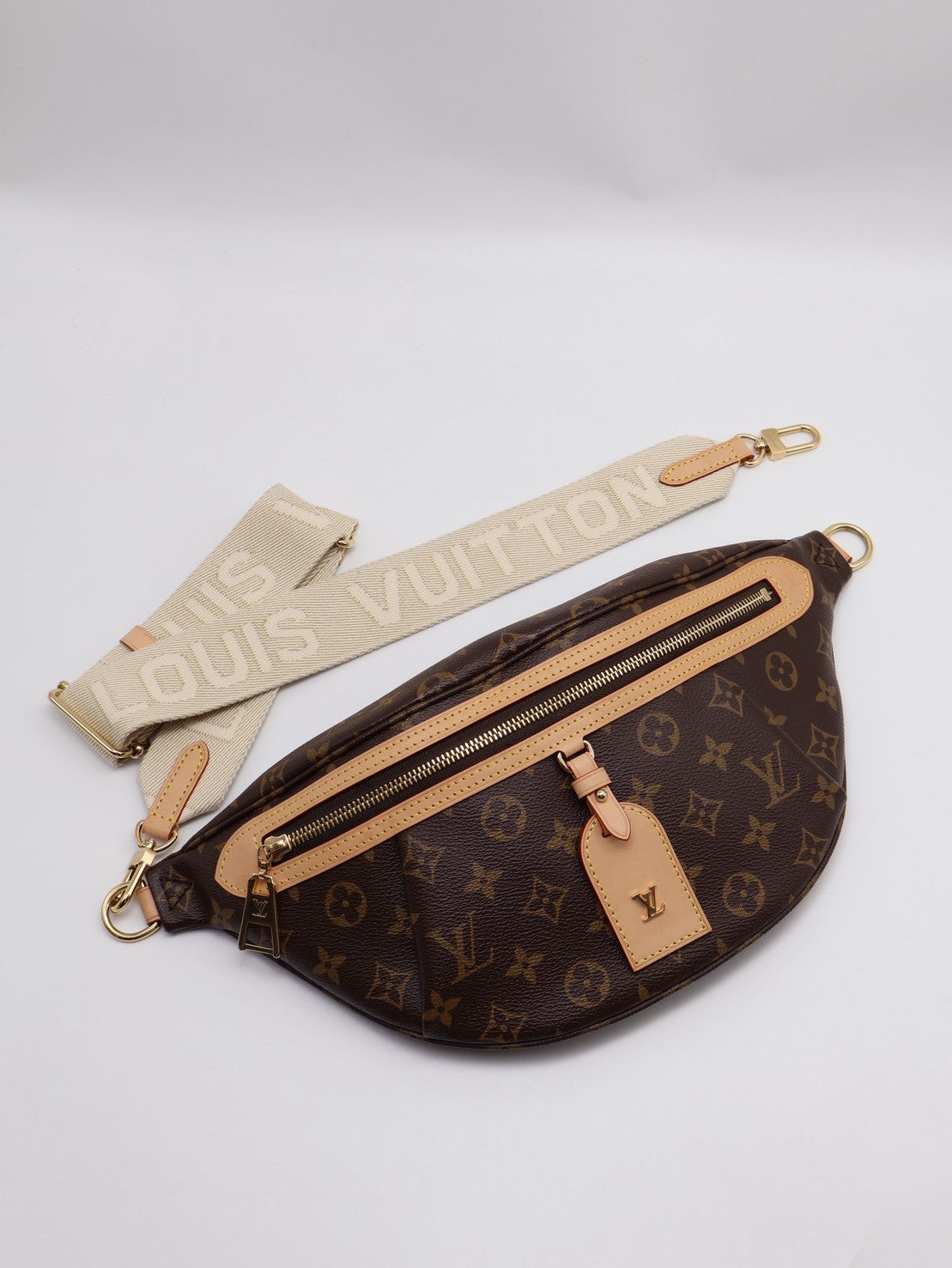 LOUIS VUITTON High rise斜背包