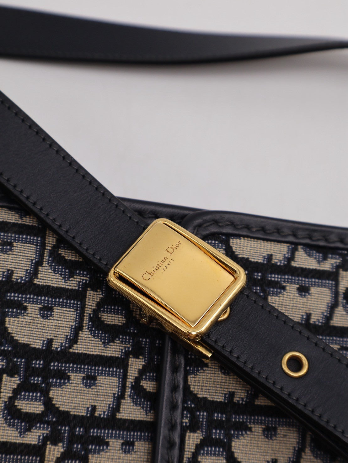 DIOR 30 Montaigne斜背包