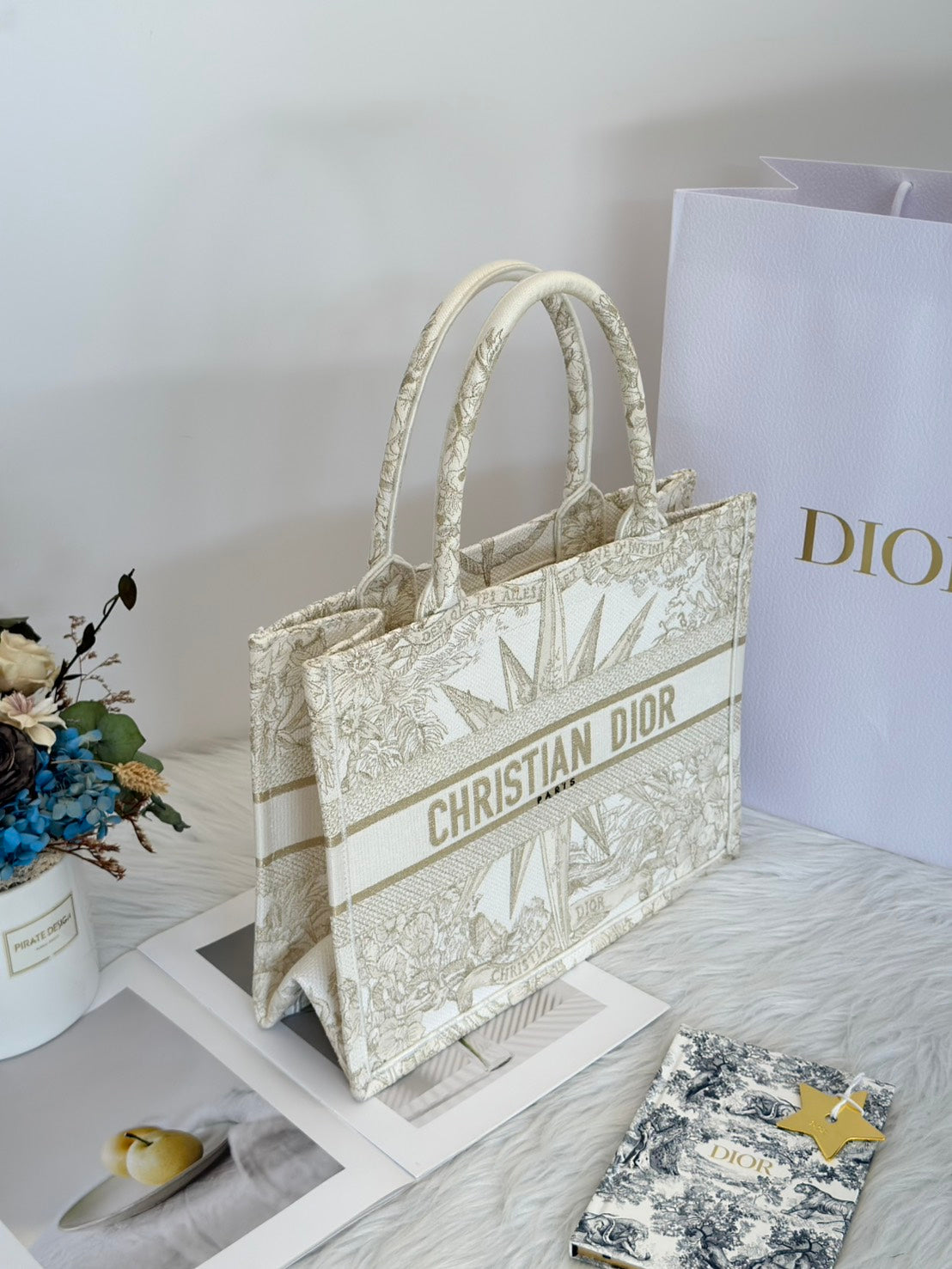 DIOR 刺繡無限夢境Tote - 中號白金