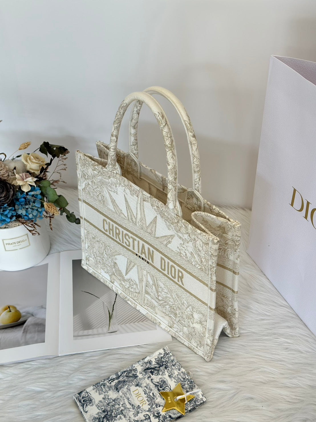 DIOR 刺繡無限夢境Tote - 中號白金