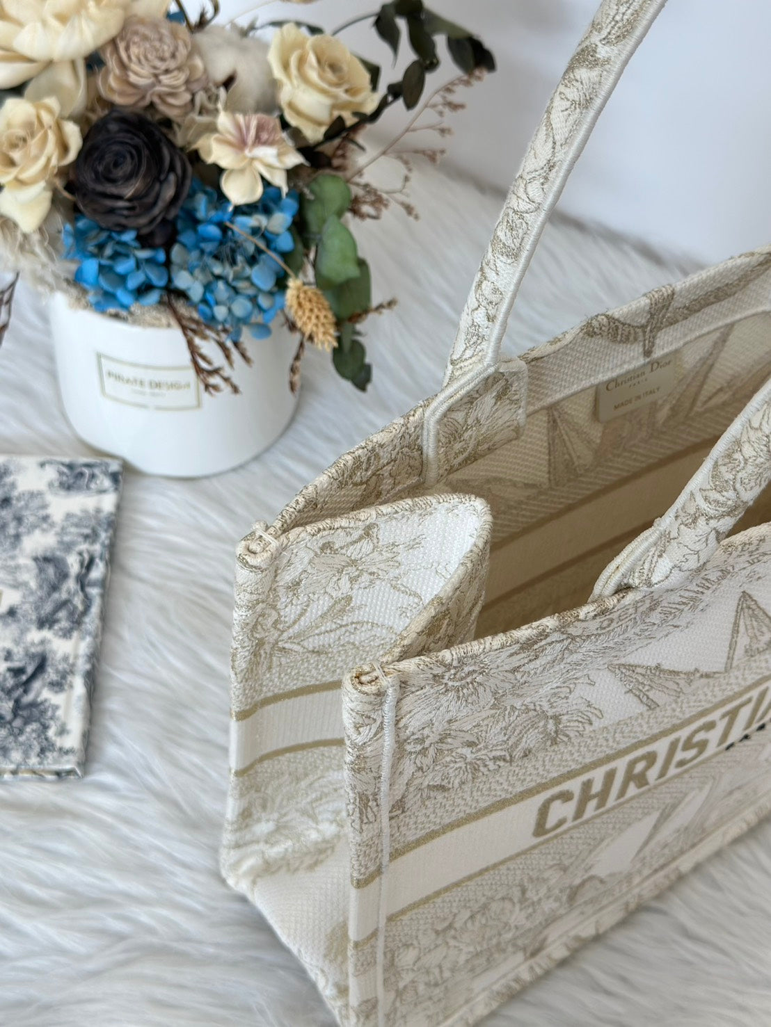 DIOR 刺繡無限夢境Tote - 中號白金