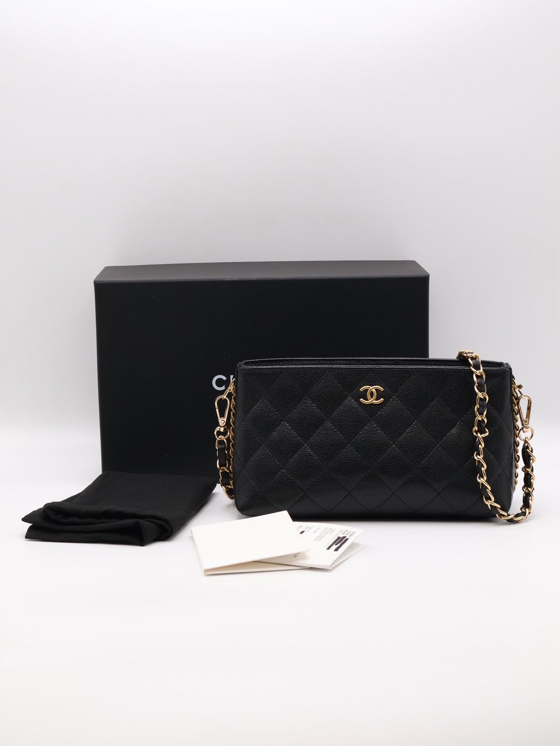 CHANEL 25A粒面牛皮化妝包 - 黑金