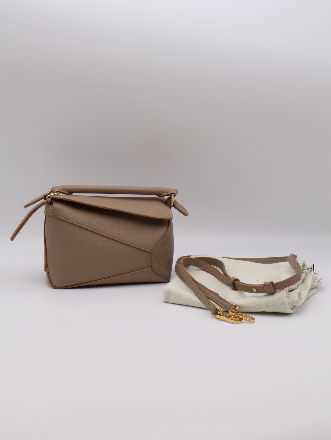 LOEWE Puzzle小牛皮手袋 - 迷你沙色