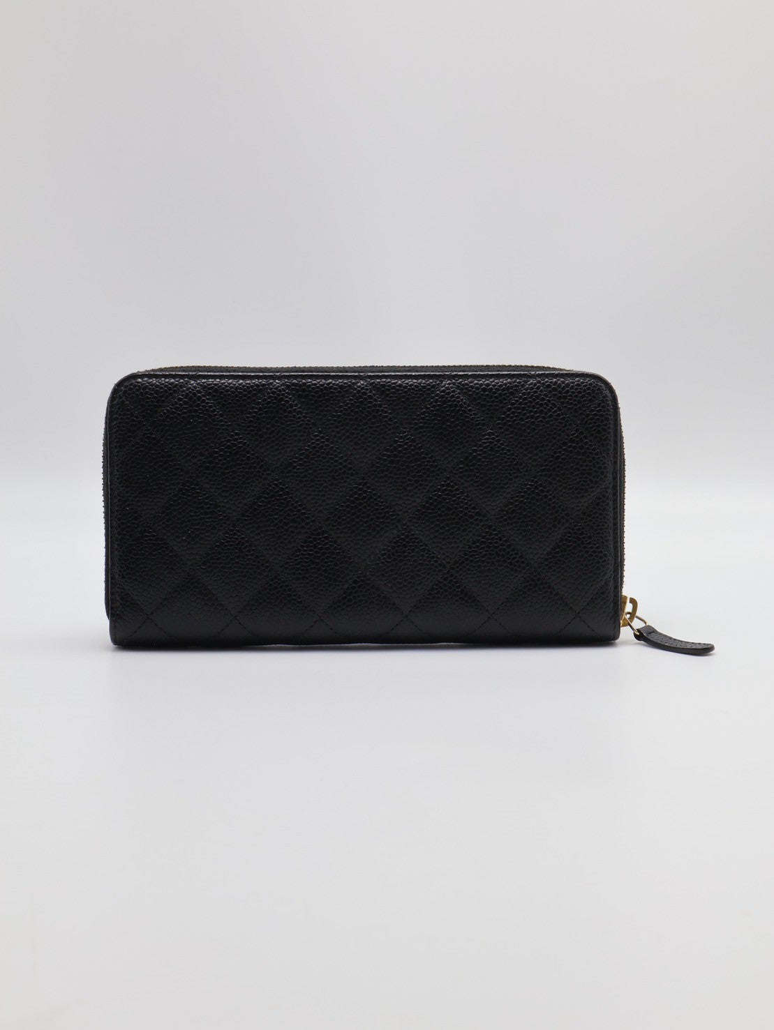 CHANEL 經典粒面牛皮拉鍊長夾 - 黑金22開