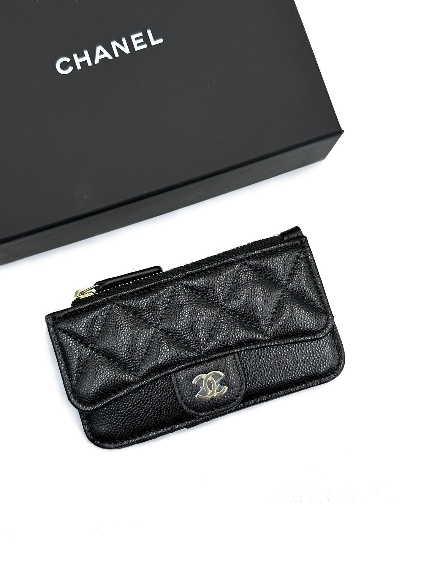 CHANEL 23S一字拉鍊零錢卡片包 - 黑金