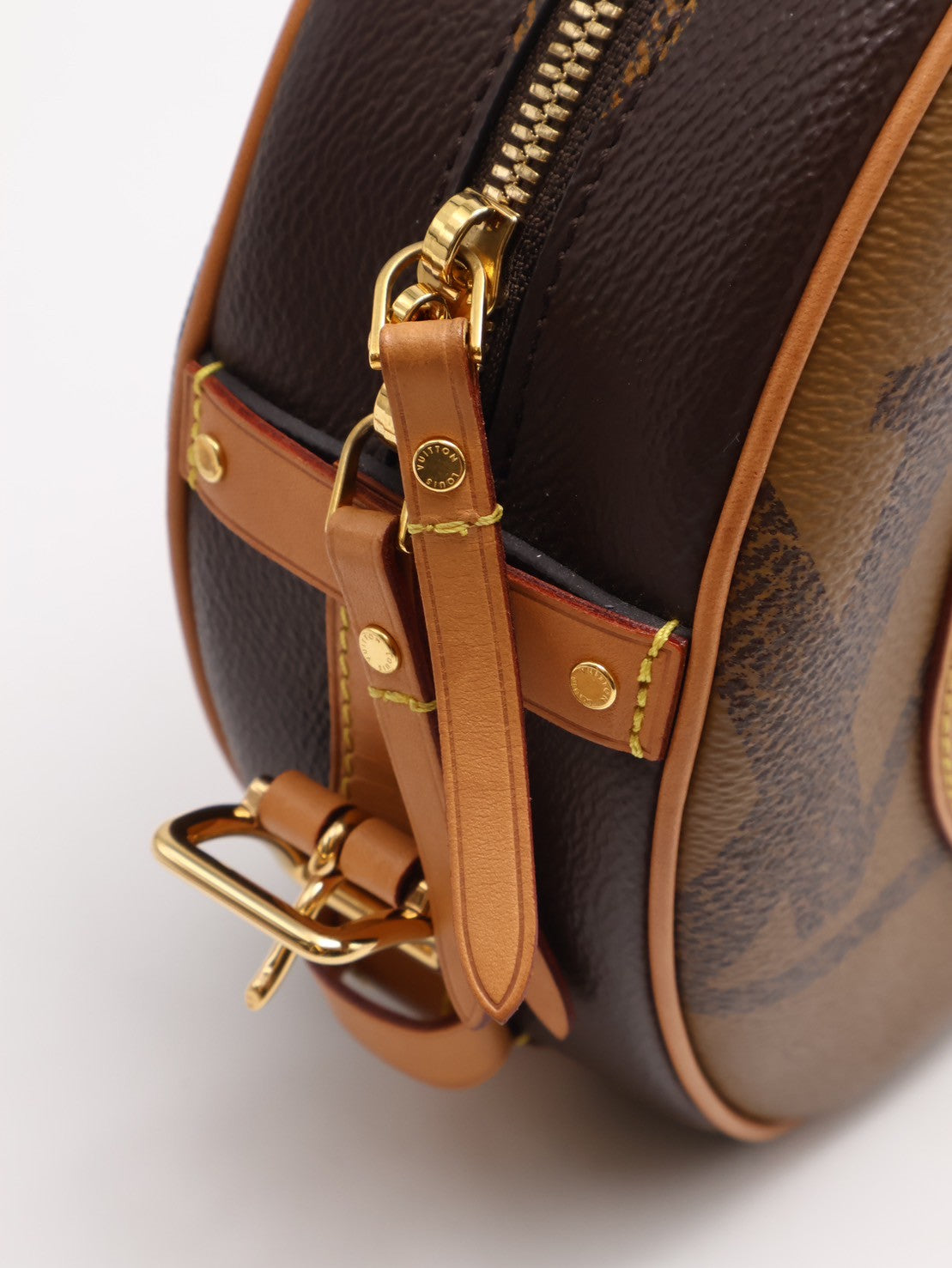 LOUIS VUITTON 拚色圓餅包