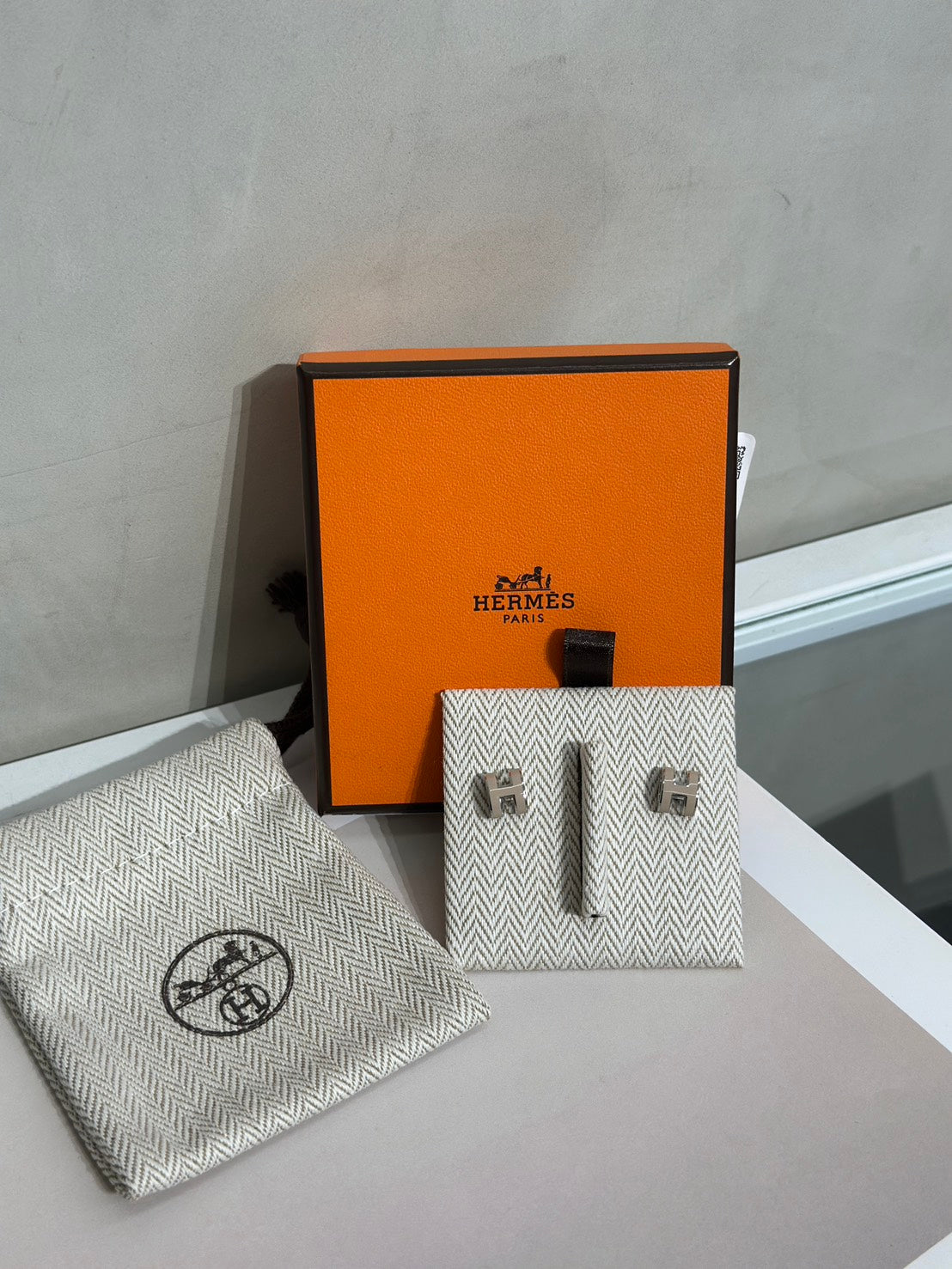 HERMES Mini Pop H耳環 - 奶茶銀