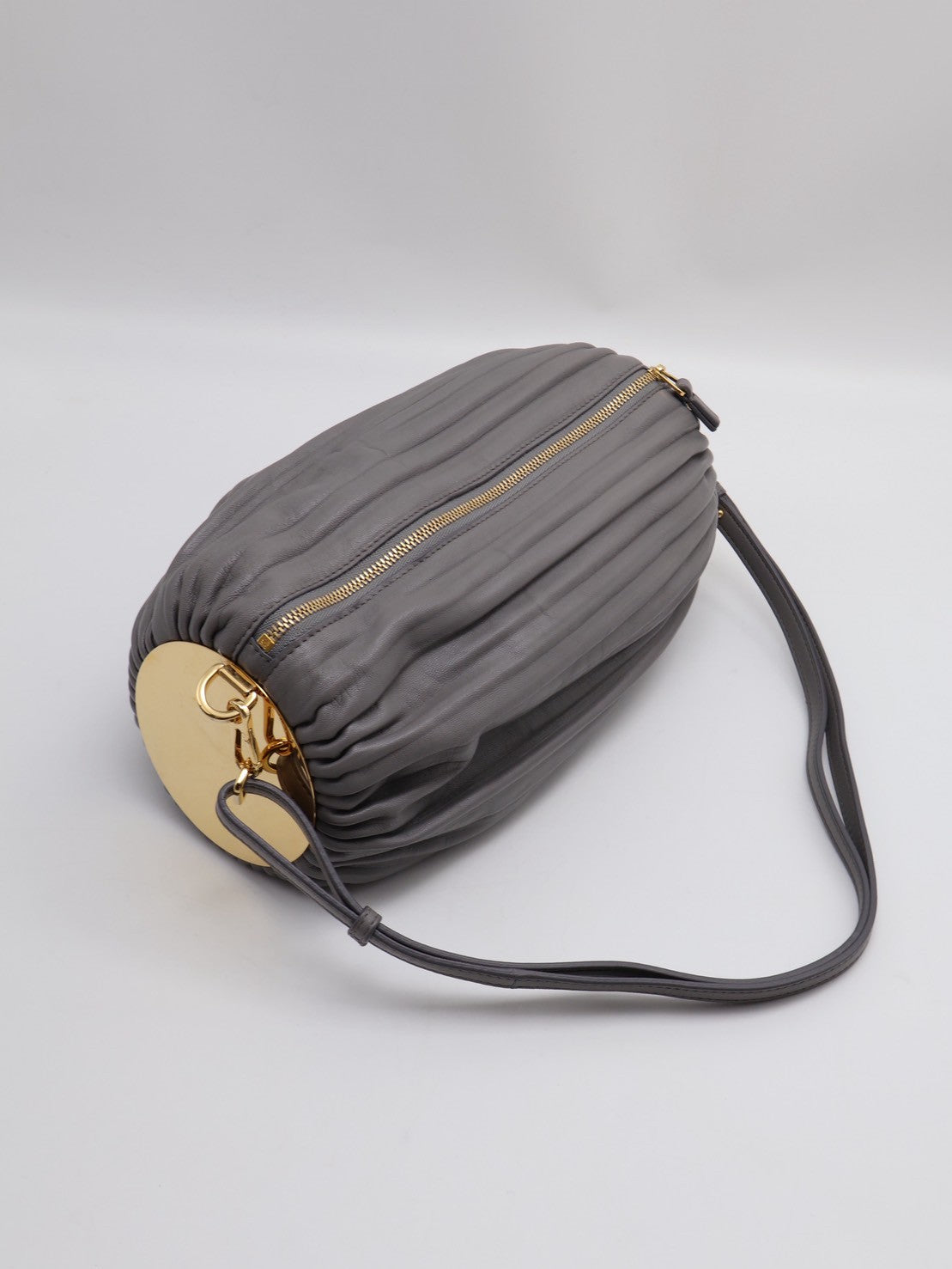 LOEWE Bracelet pouch褶皺小羊皮手鐲包 - 灰
