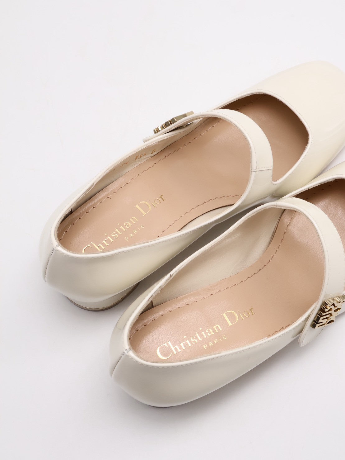 DIOR Miss Dior漆皮低跟瑪莉珍鞋 - 米白 35.5