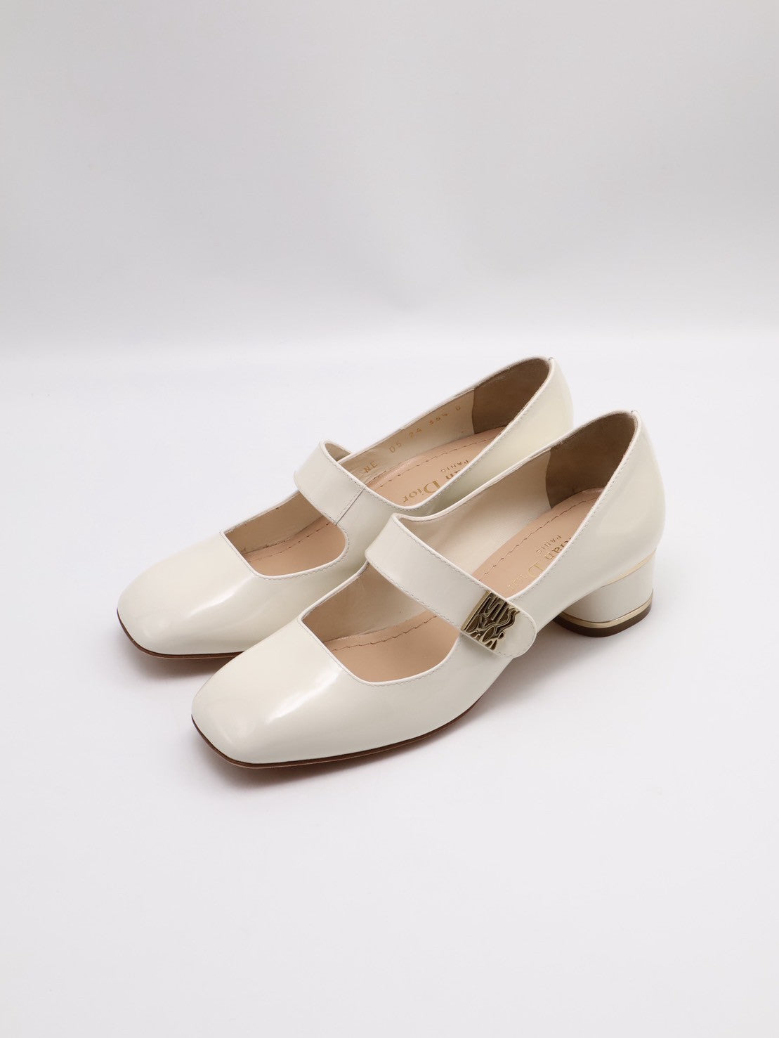 DIOR Miss Dior漆皮低跟瑪莉珍鞋 - 米白 35.5