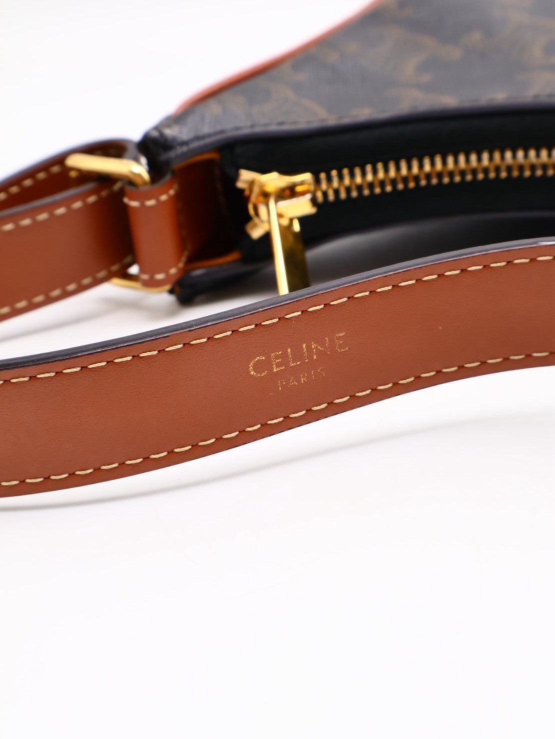 CELINE 凱旋帆布AVA腋下包
