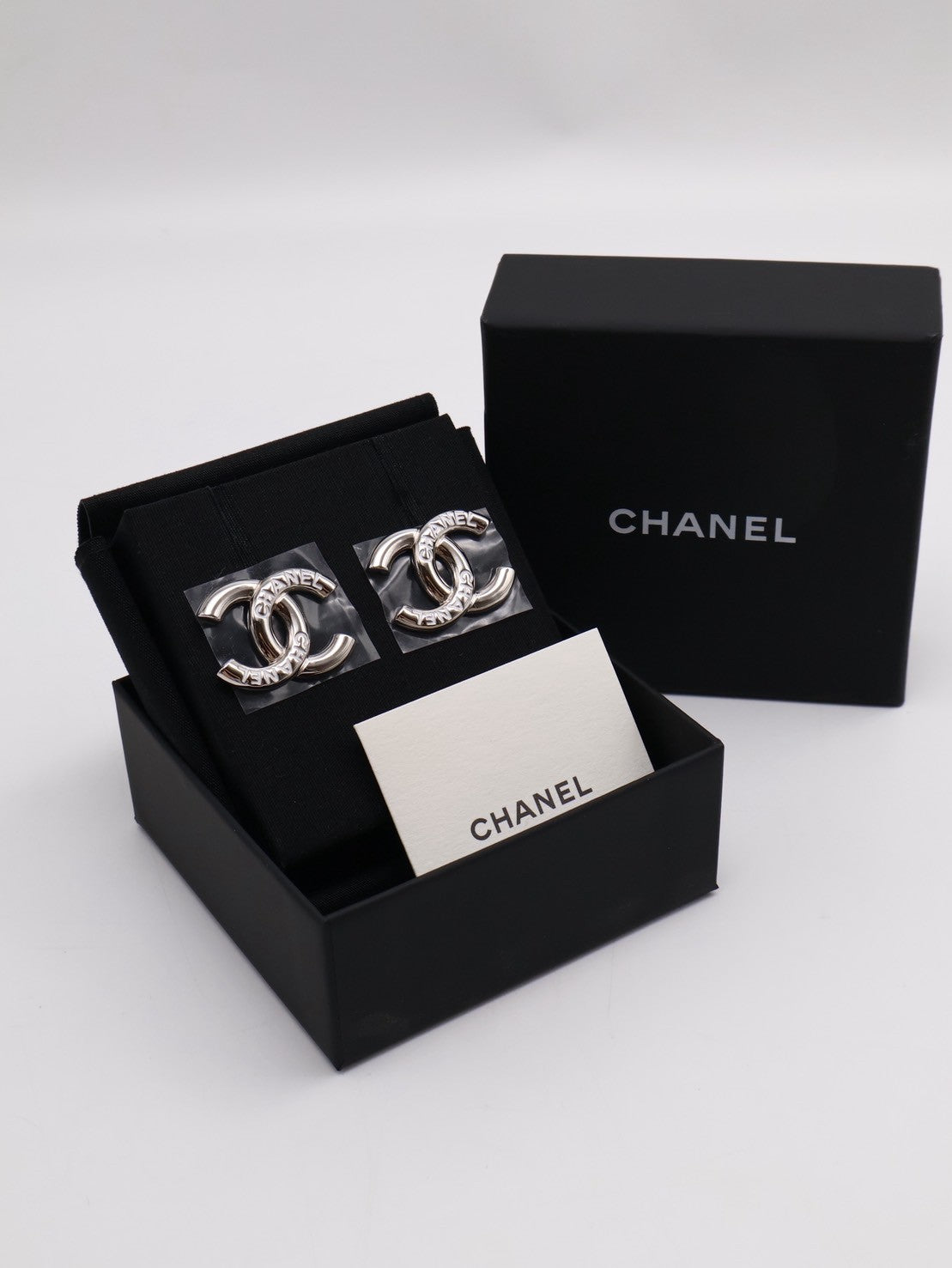 CHANEL 25C白琺瑯CHANEL雙C耳環