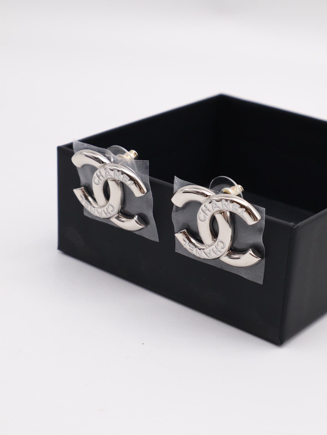 CHANEL 25C白琺瑯CHANEL雙C耳環