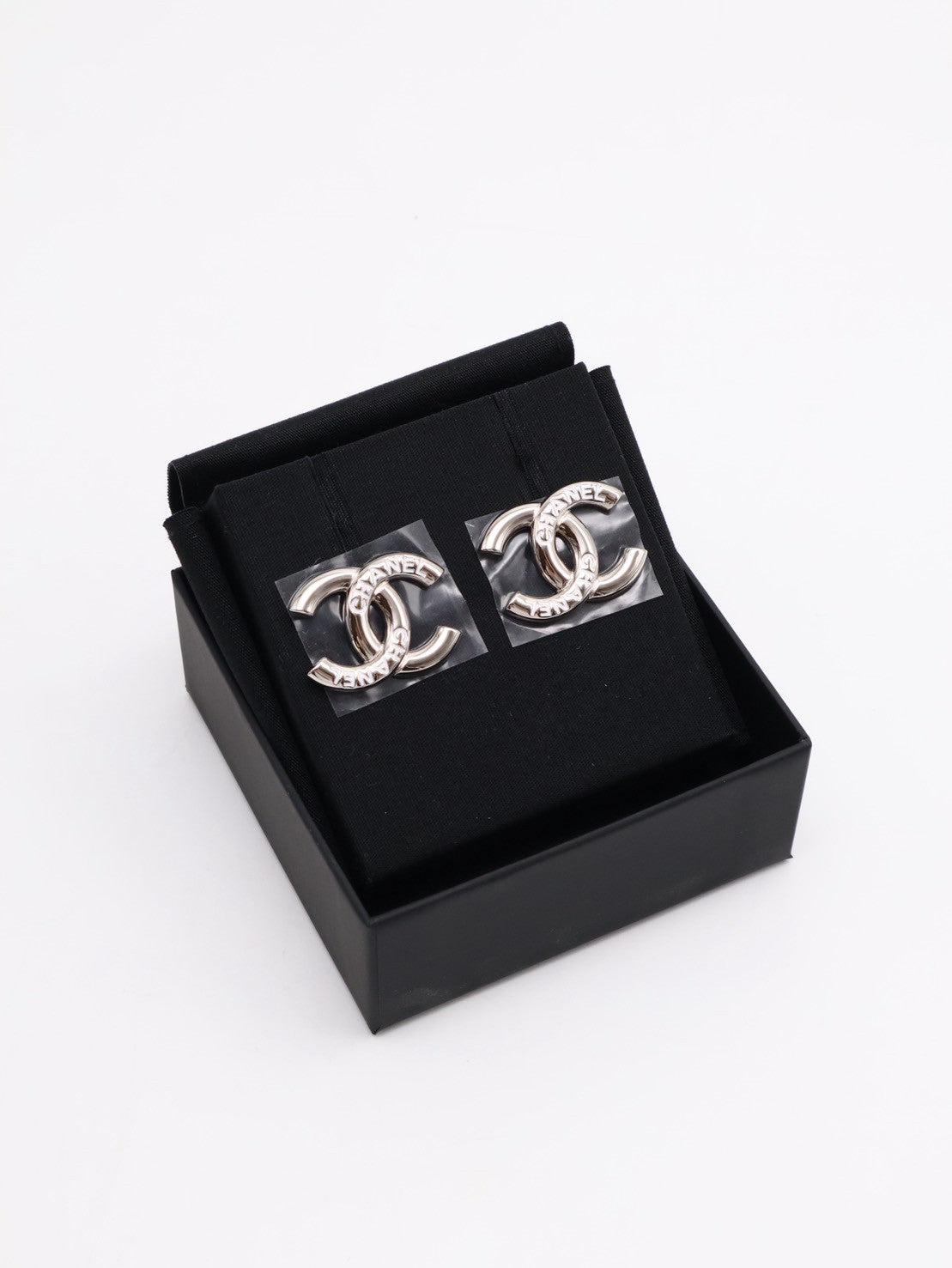 CHANEL 25C白琺瑯CHANEL雙C耳環