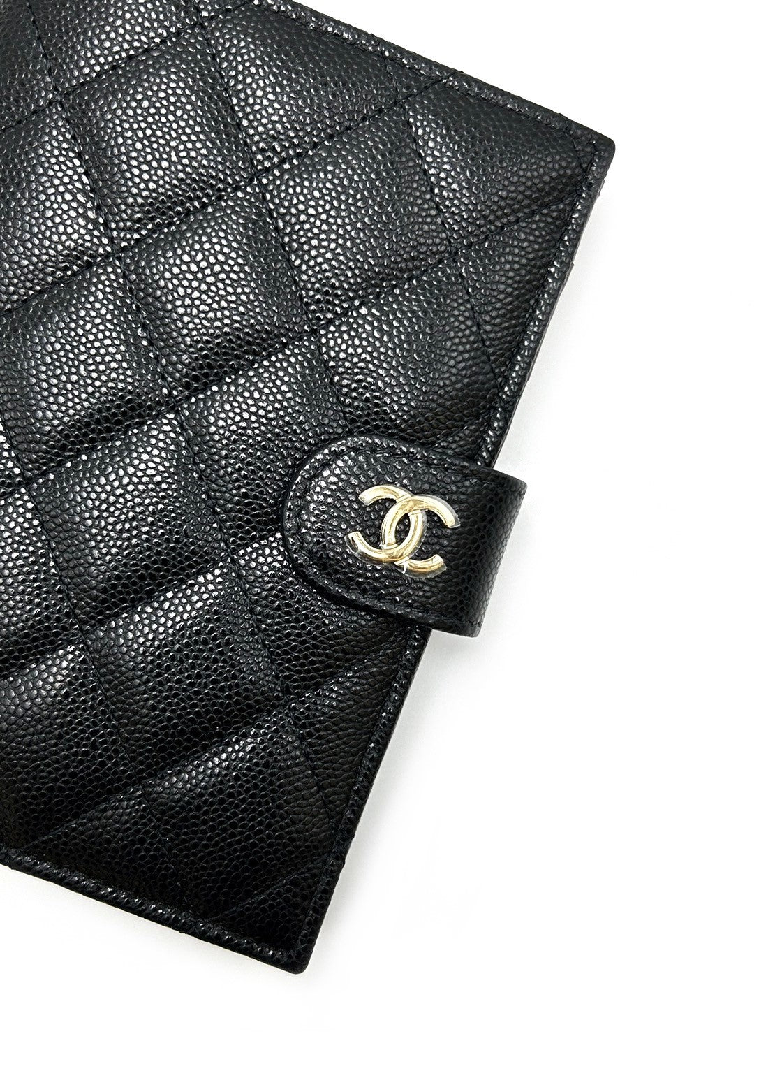 CHANEL 24K雙折護照夾中型錢包