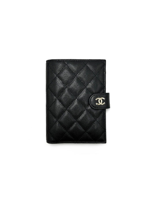 CHANEL 24K雙折護照夾中型錢包