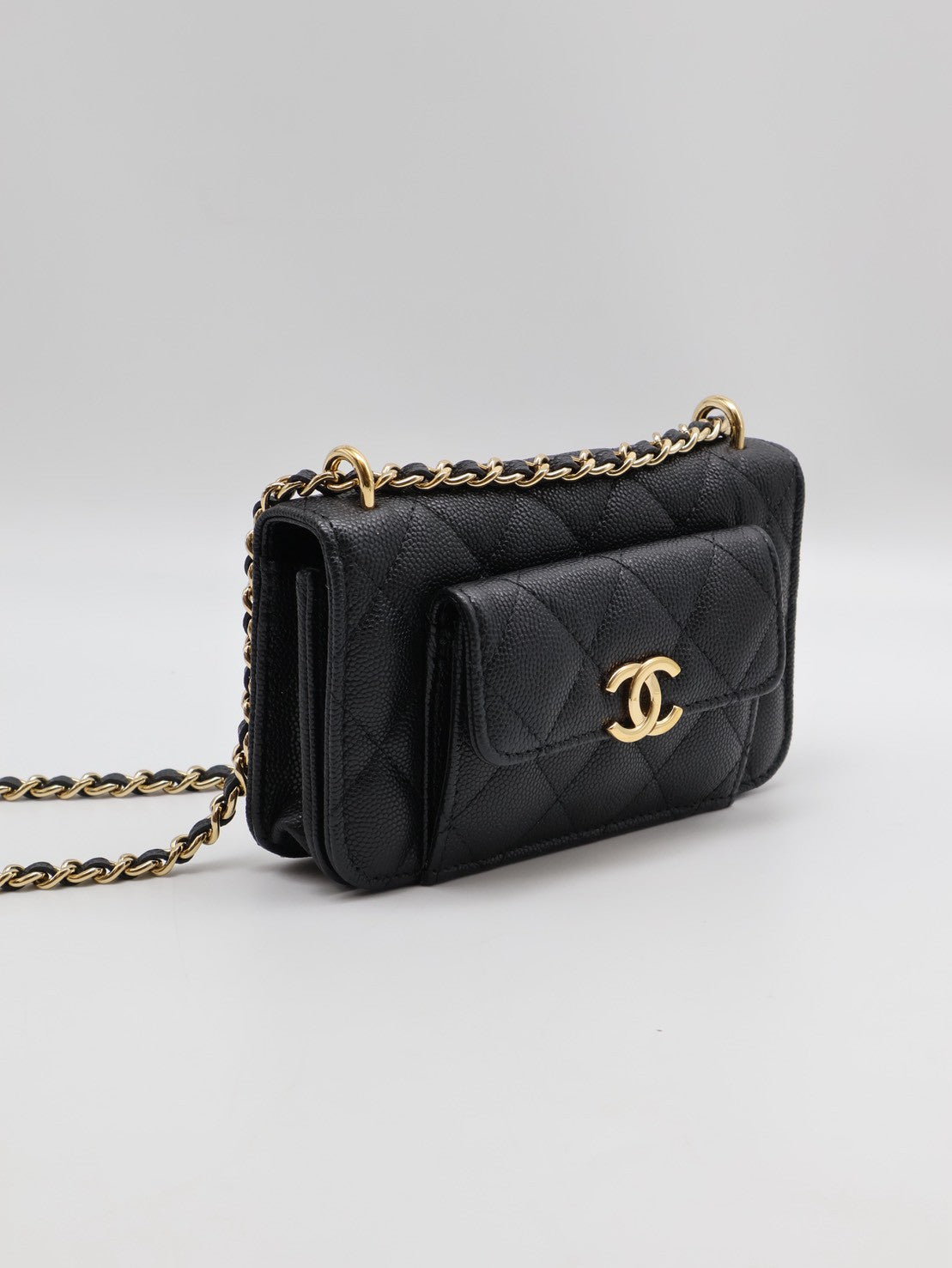 CHANEL 22A粒面牛皮迷你WOC - 黑金