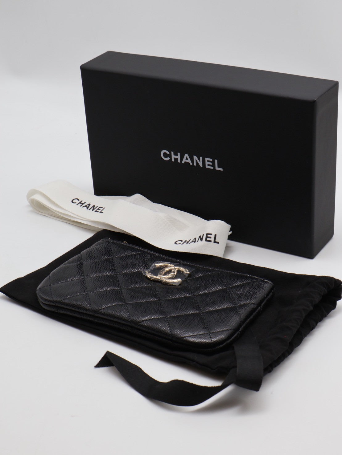 CHANEL 24S一字拉鍊零錢包 - 黑金