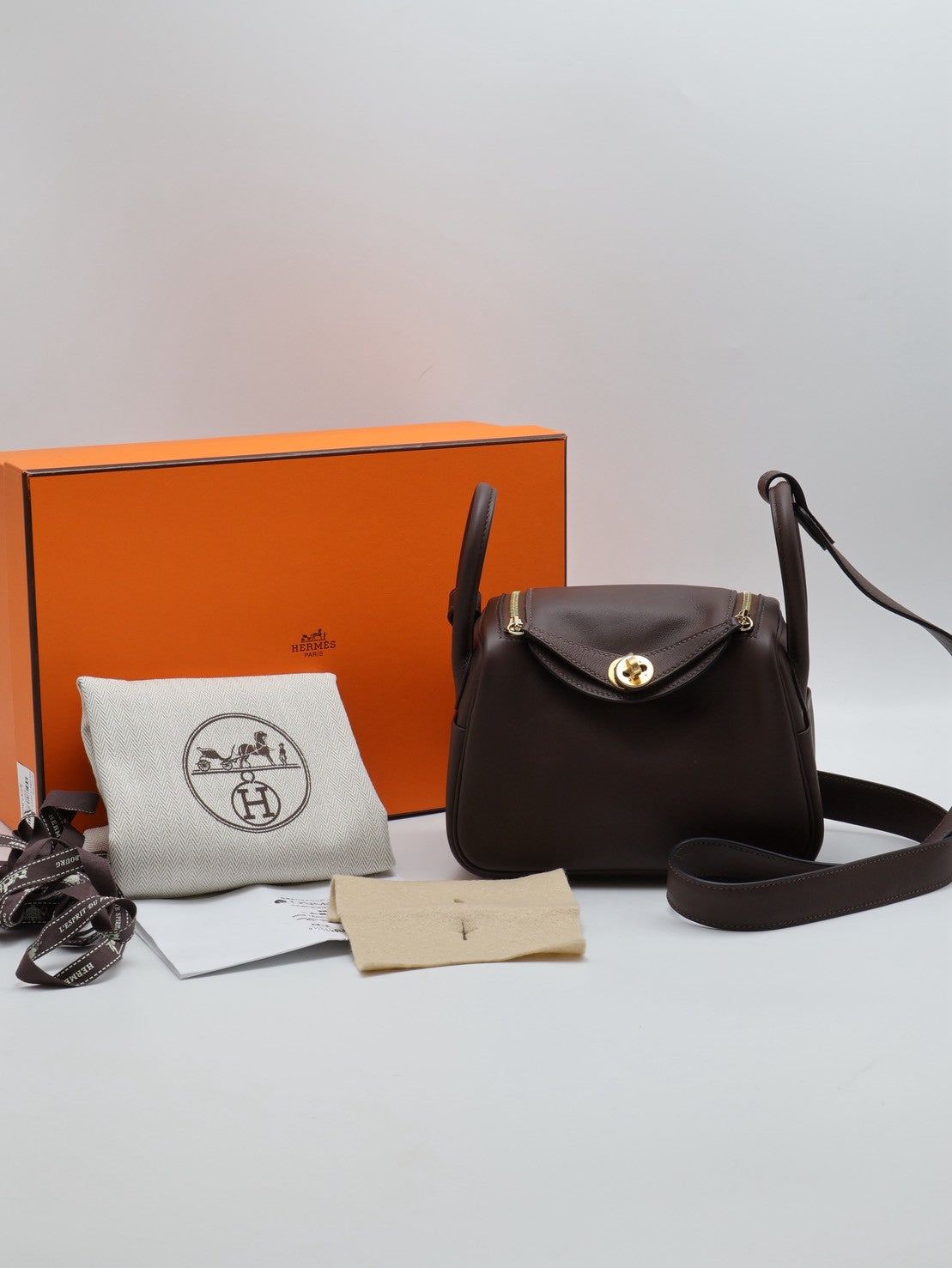 HERMES Mini lindy - 摩卡棕/牛仔藍金 B