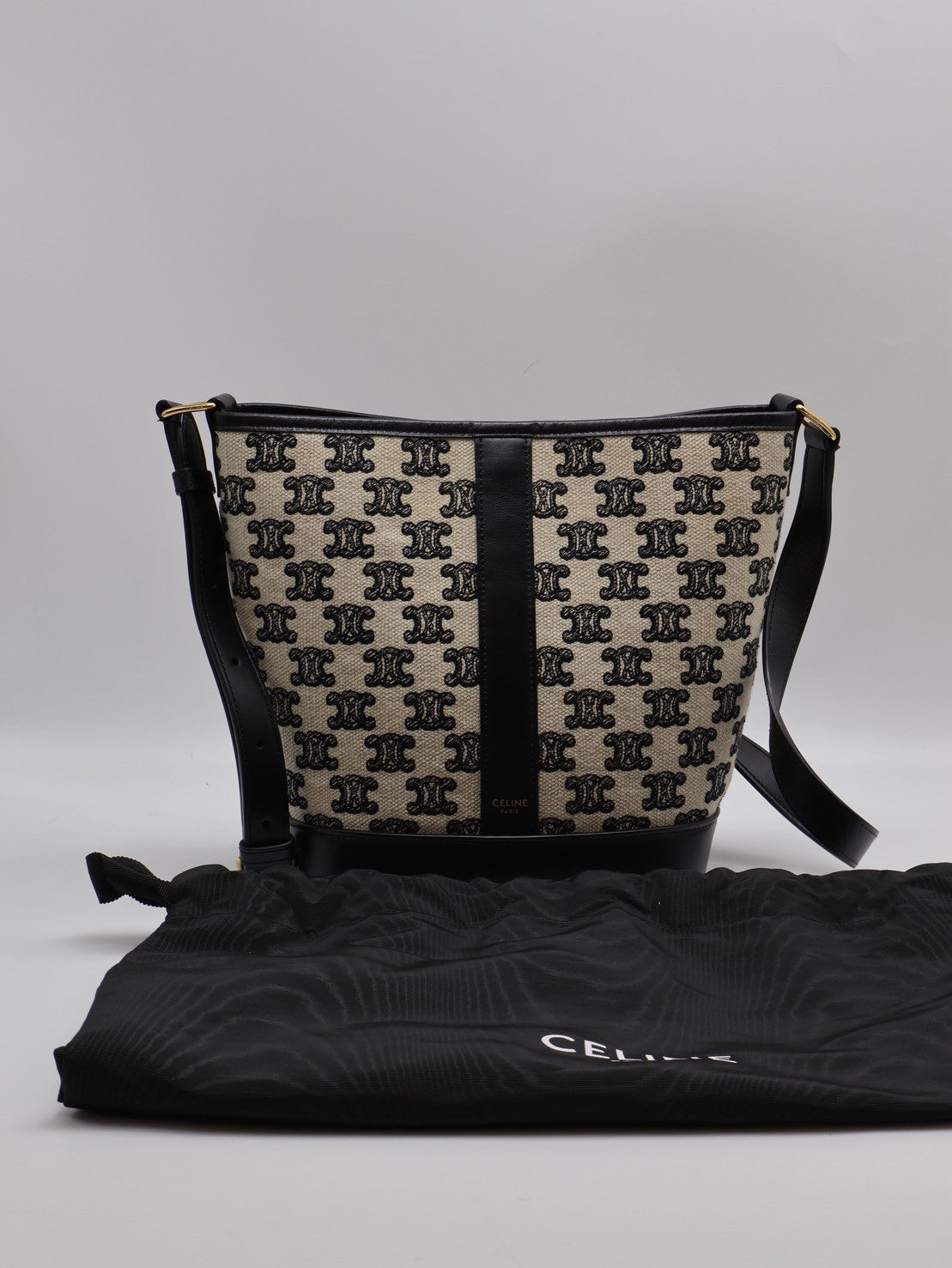 CELINE 刺繡凱旋帆布水桶包 - 小號黑