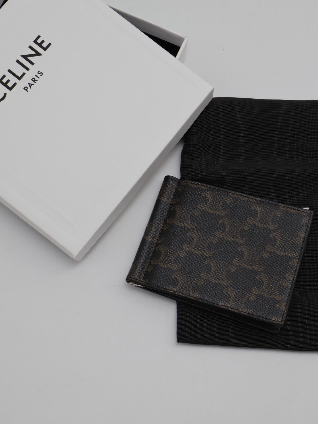 CELINE Triomphe凱旋帆布雙折皮夾