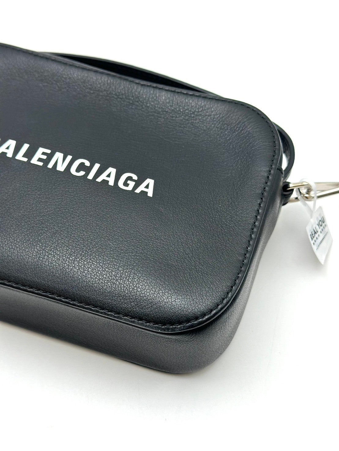 Balenciaga 小牛皮迷你相機包