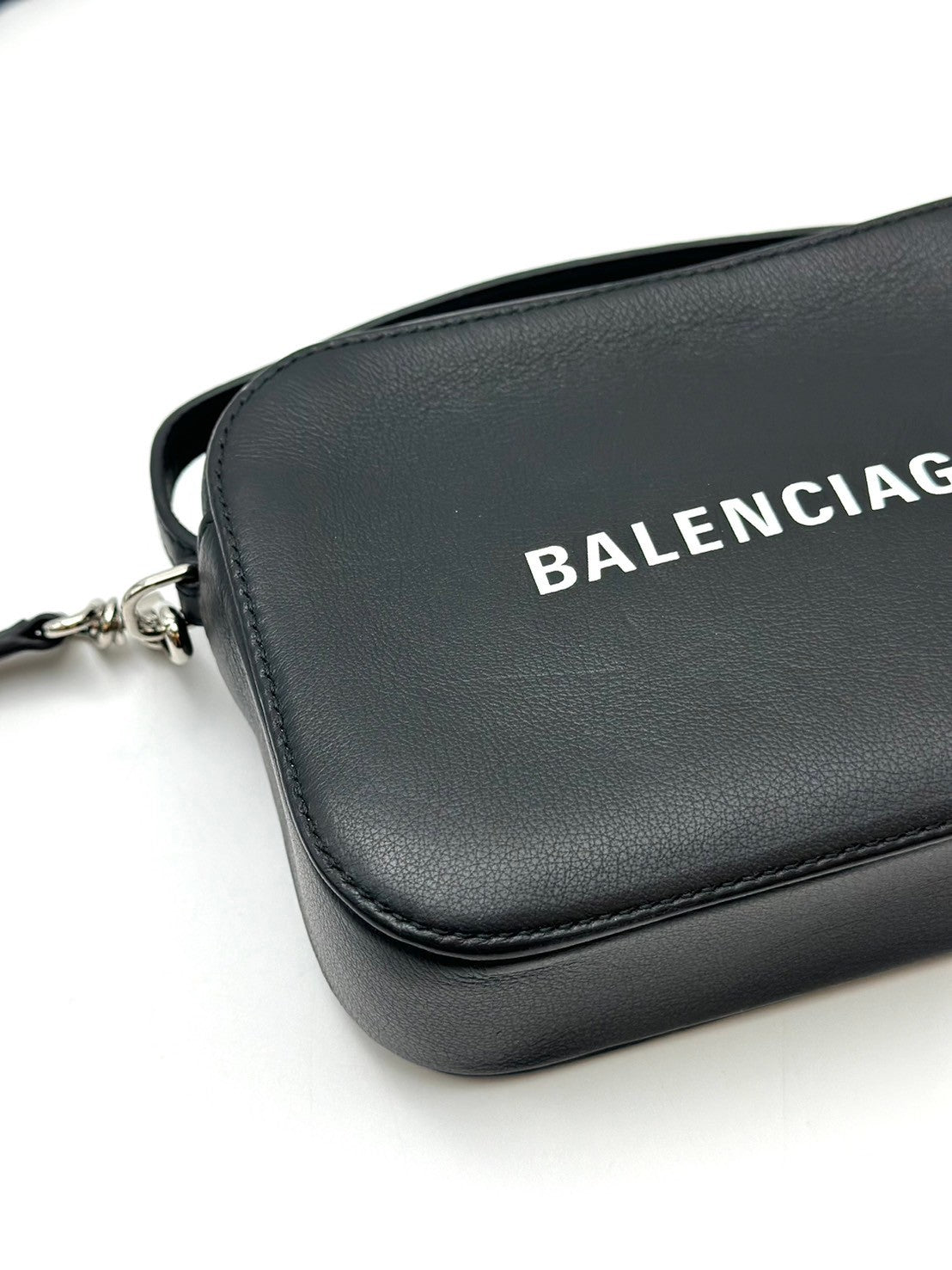 Balenciaga 小牛皮迷你相機包